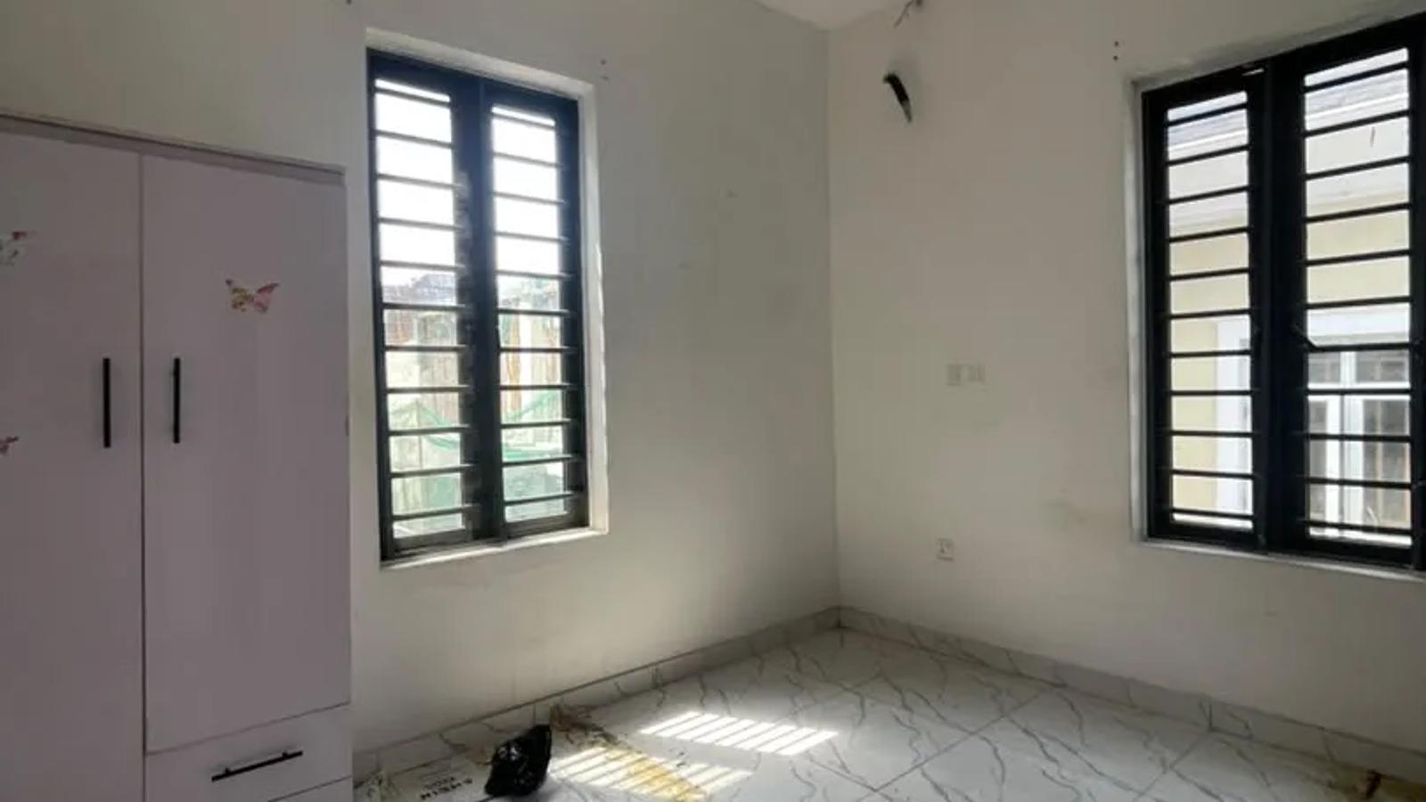 5 Bedroom Fully Detached Duplex