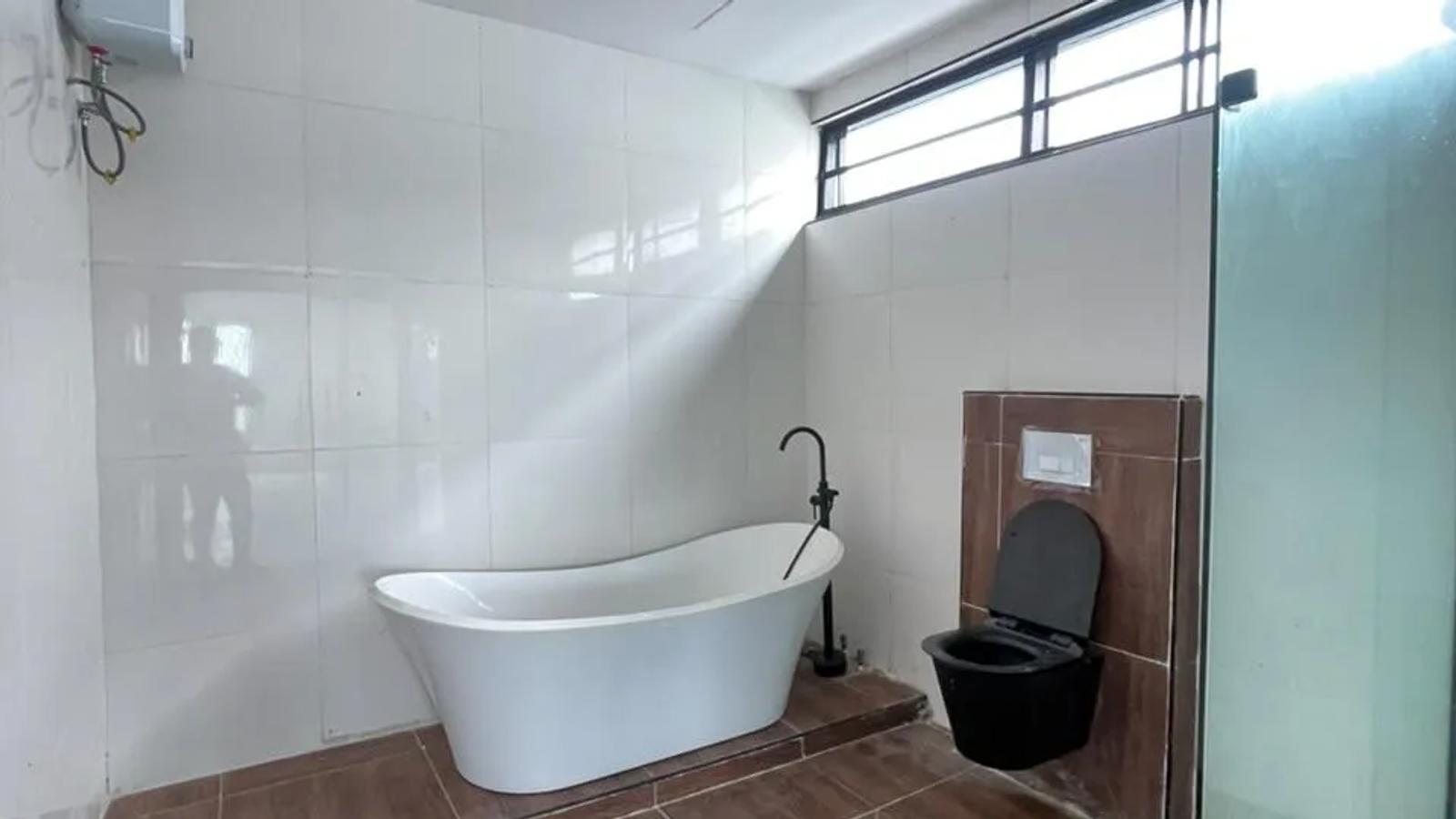 5 Bedroom Fully Detached Duplex