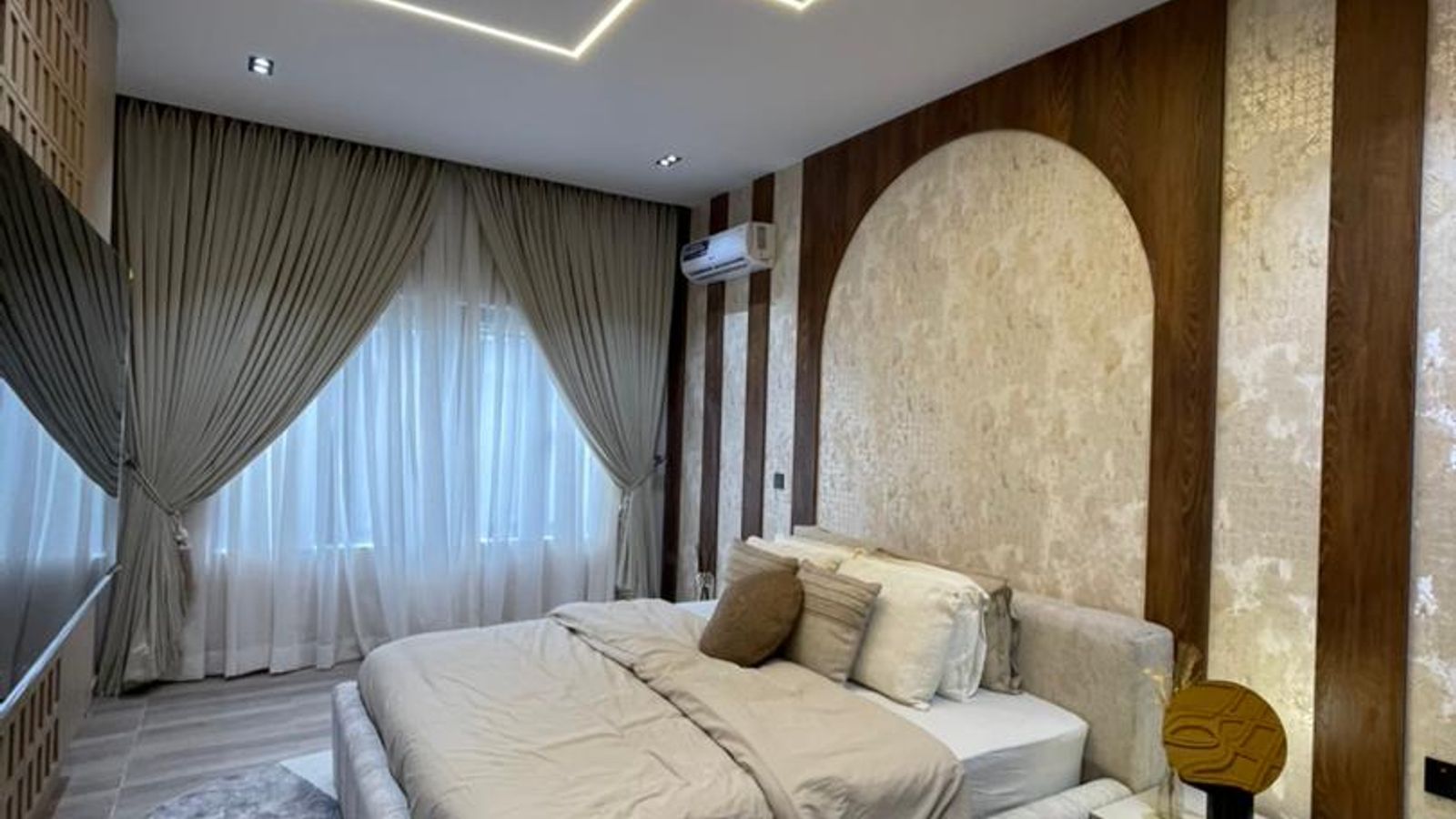 2 &3 Bedroom Apartment