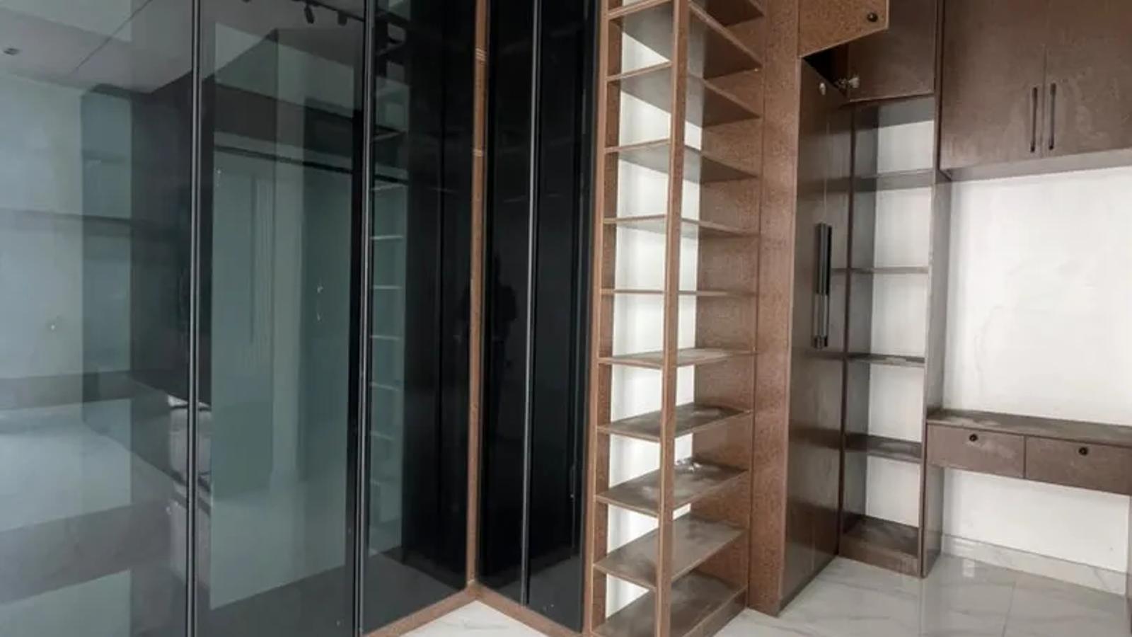 4 BEDROOM FULLY-DETACHED DUPLEX WITH BQ