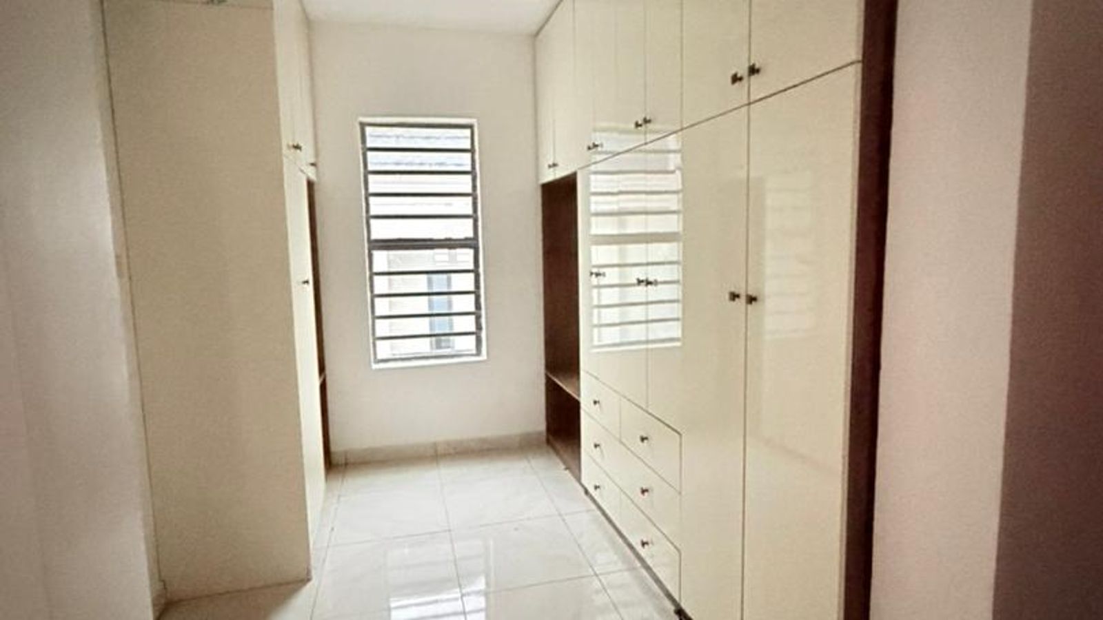 4 Bedroom Fully Detached Duplex