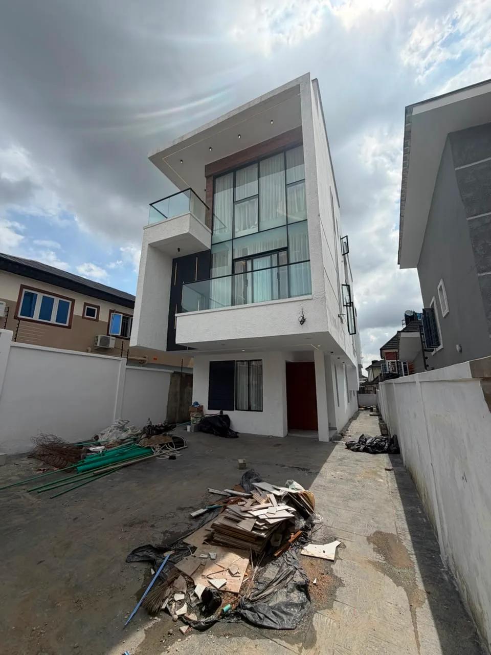 5 Bedroom Fully Detached Duplex