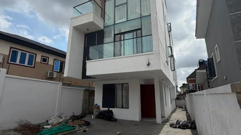 5 Bedroom Fully Detached Duplex