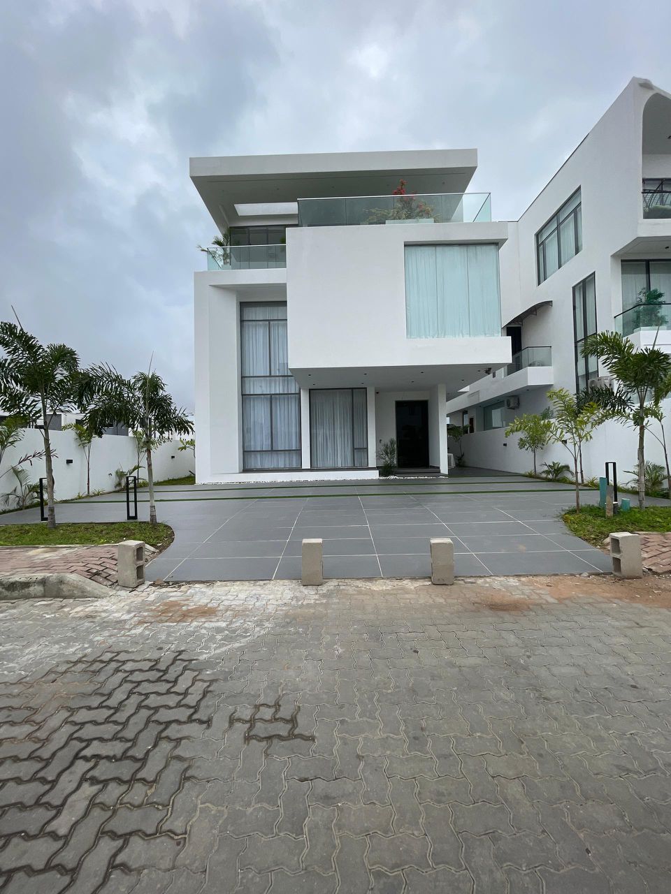 5 Bedroom Fully Detached Duplex
