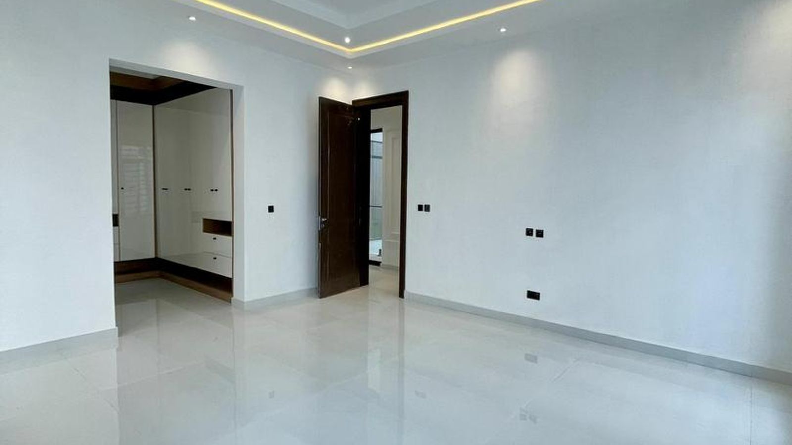 5 Bedroom