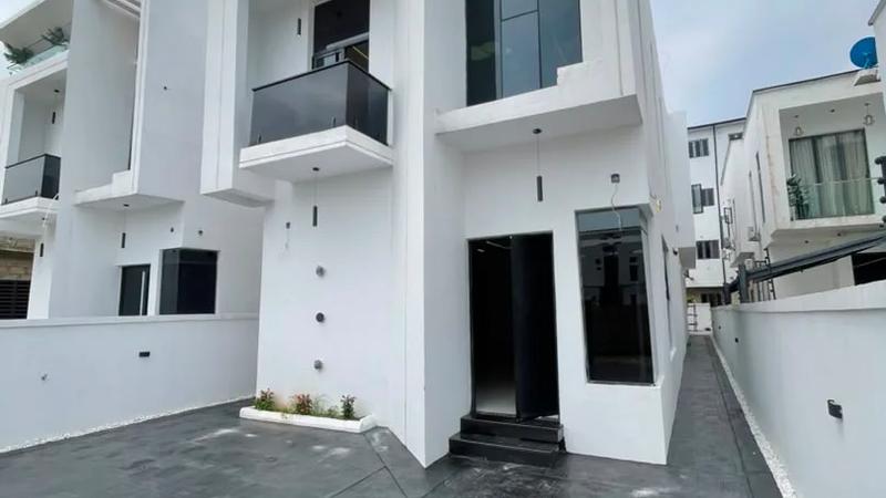 5 Bedroom Fully Detached Duplex