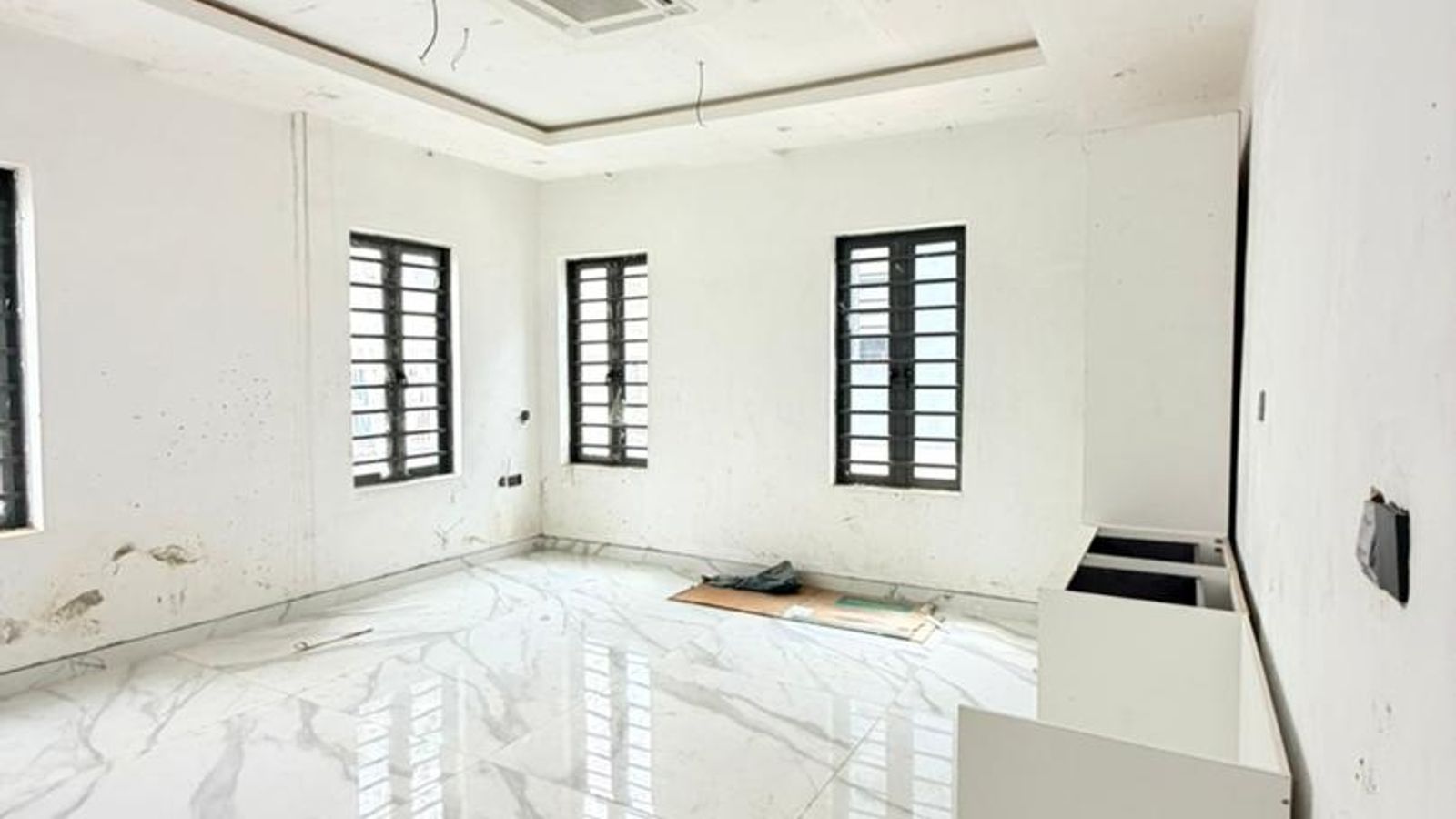 4 Bedroom Semi Detached Duplex