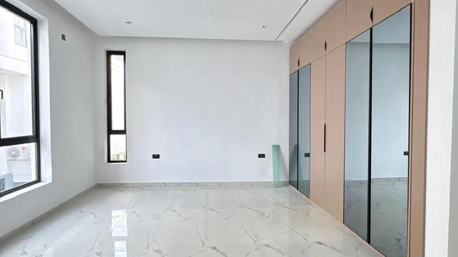 5 Bedroom Semi Detached Duplex