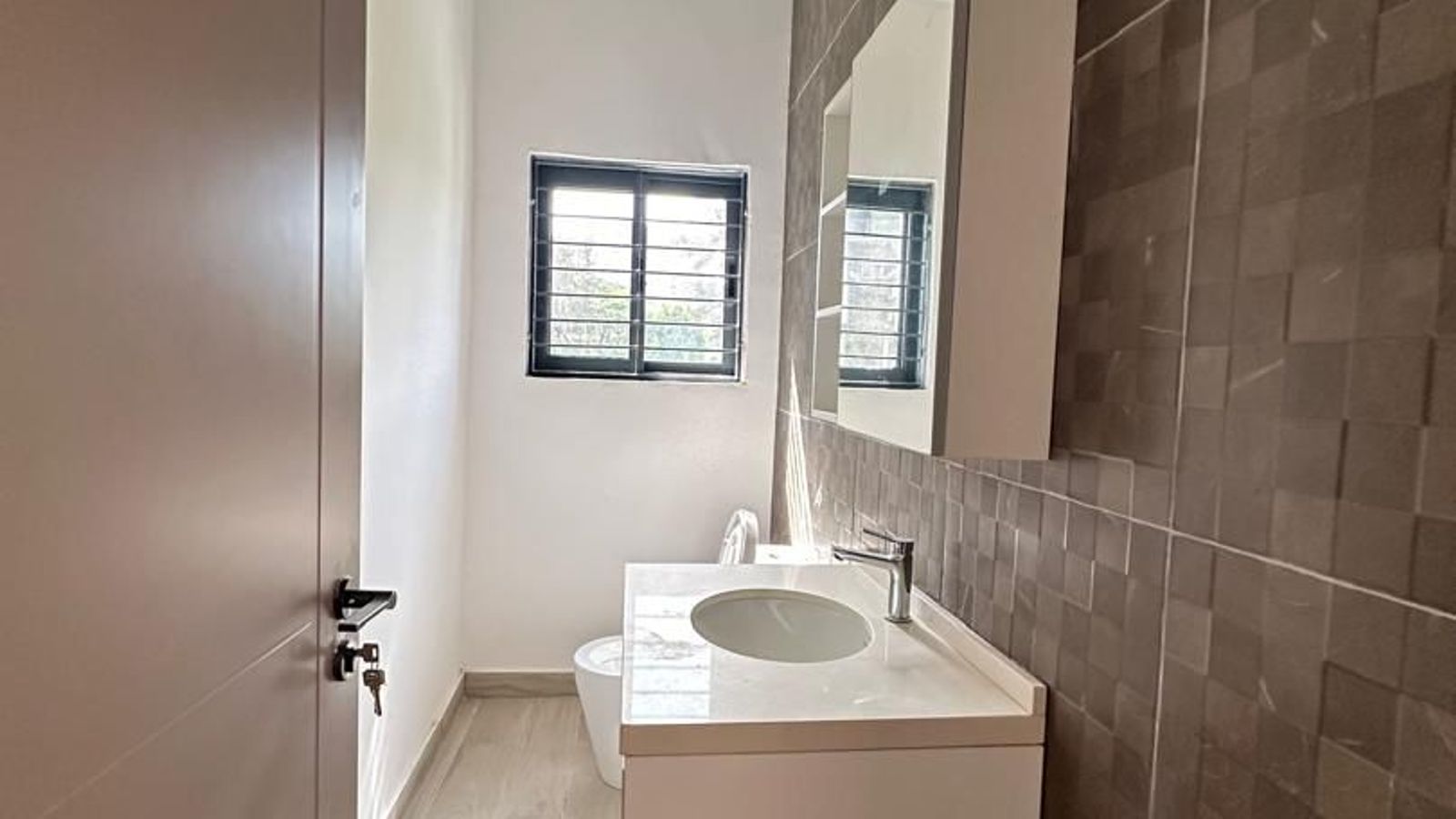1 Bedroom Apartment