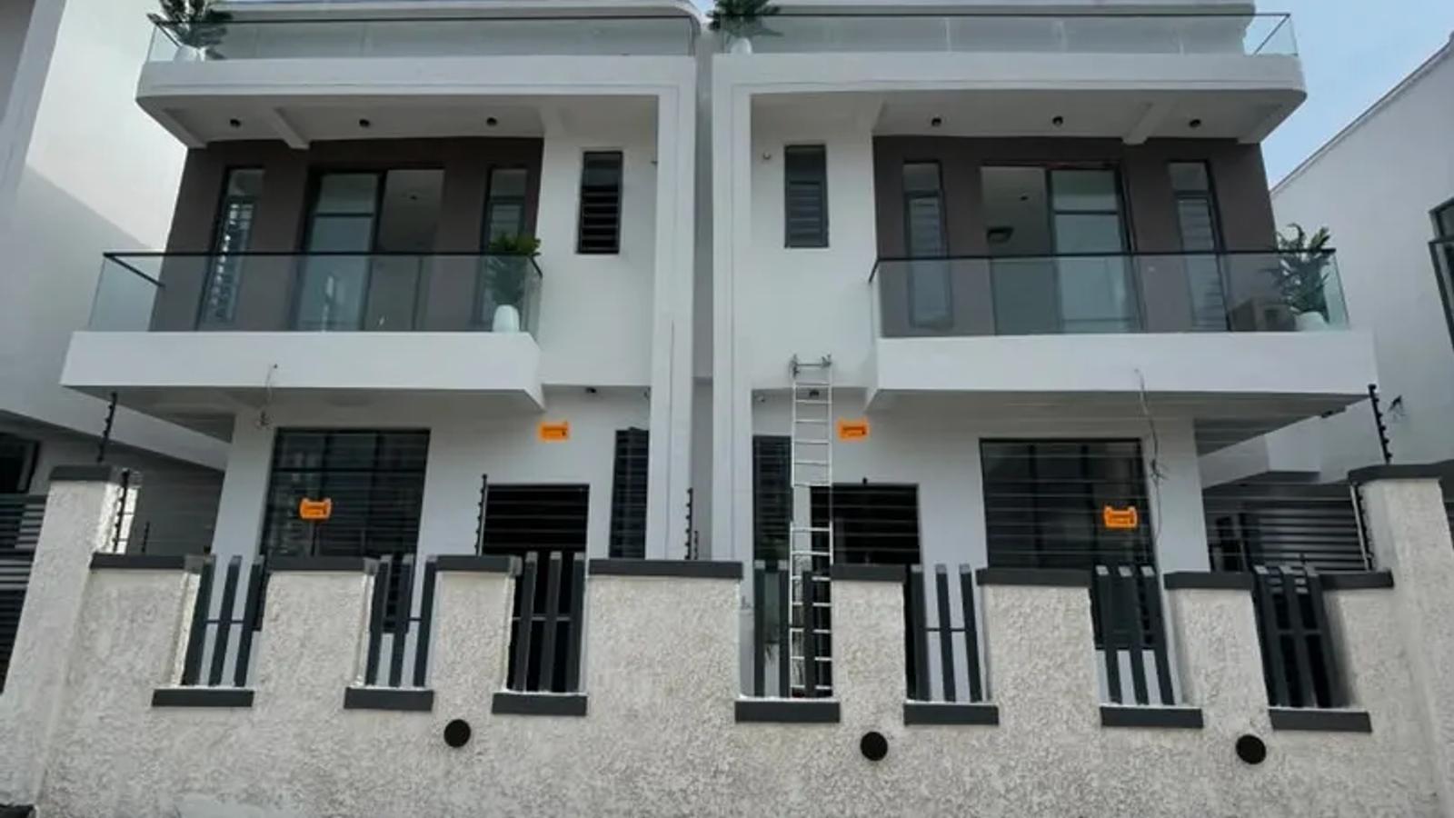 4 BEDROOM SEMI-DETACHED DUPLEX WITH BQ