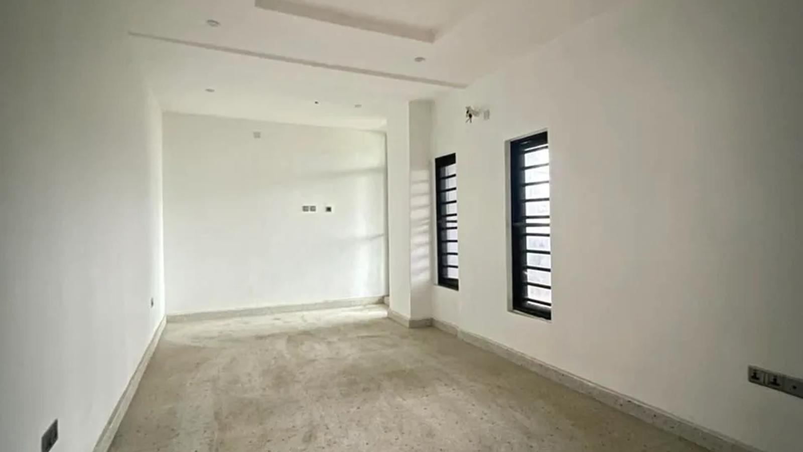 5 BEDROOM TERRACE