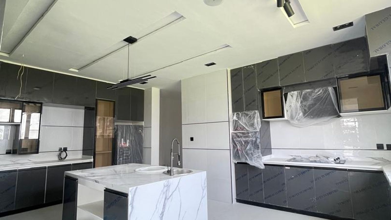 5 Bedroom Fully Detached Duplex