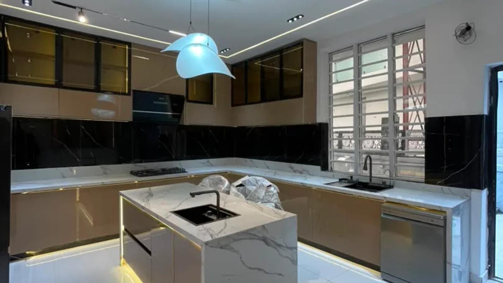5 Bedroom Fully Detached Duplex