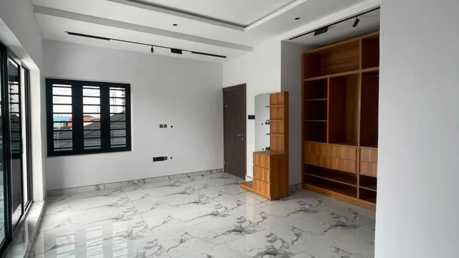 5 Bedroom Semi Detached Duplex