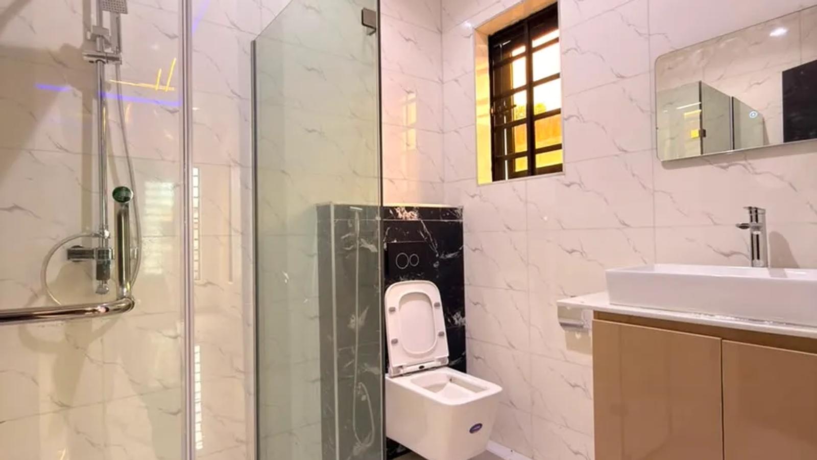 5 Bedroom Fully Detached Duplex
