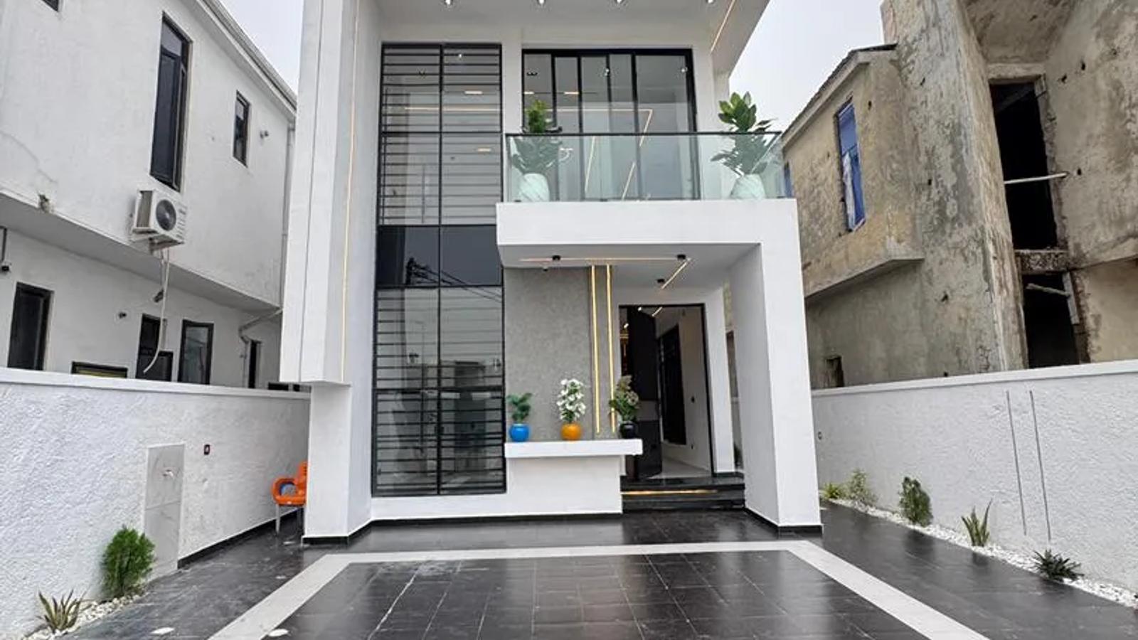 5 Bedroom Fully Detached Duplex