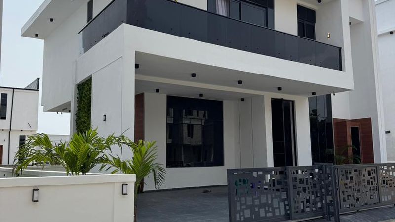 5 Bedroom