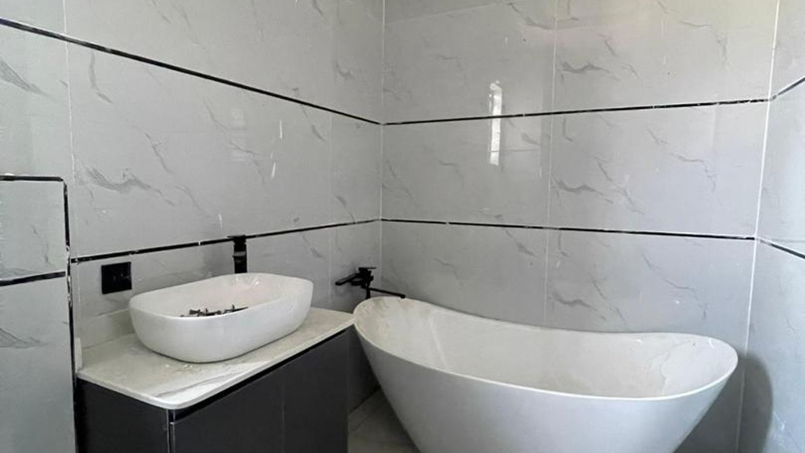 5 Bedroom Fully Detached Duplex