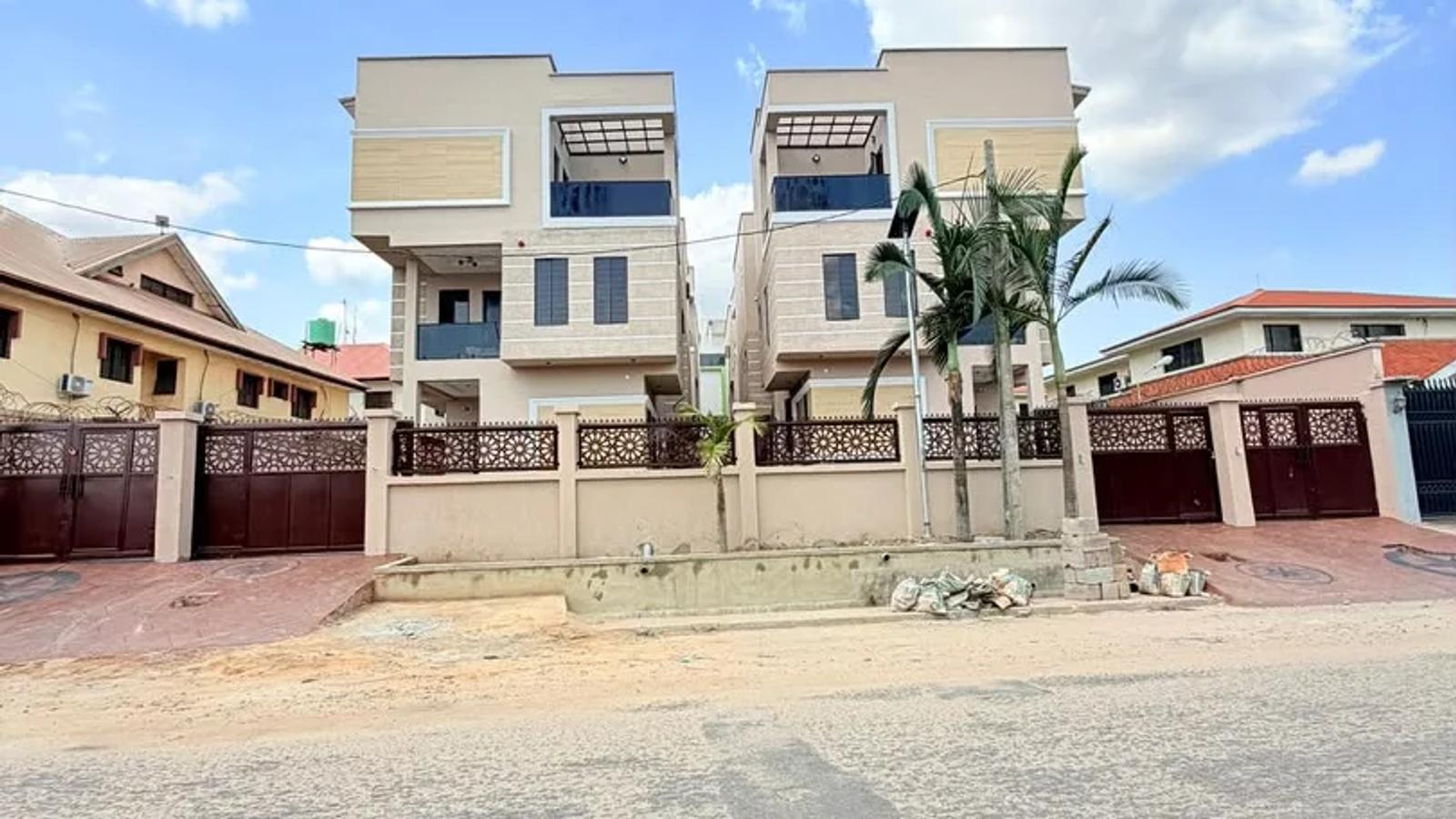 5 Bedroom Fully Detached Duplex