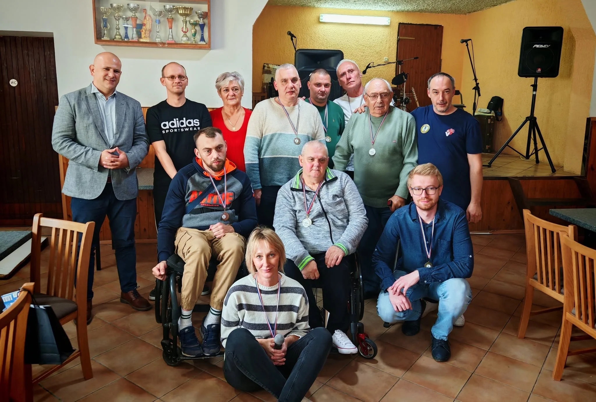 Članovi Parasportske udruge Križevci na zajedničkoj fotografiji