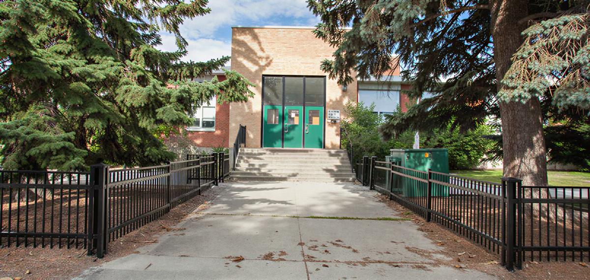 Schools in Banff Trail, Calgary