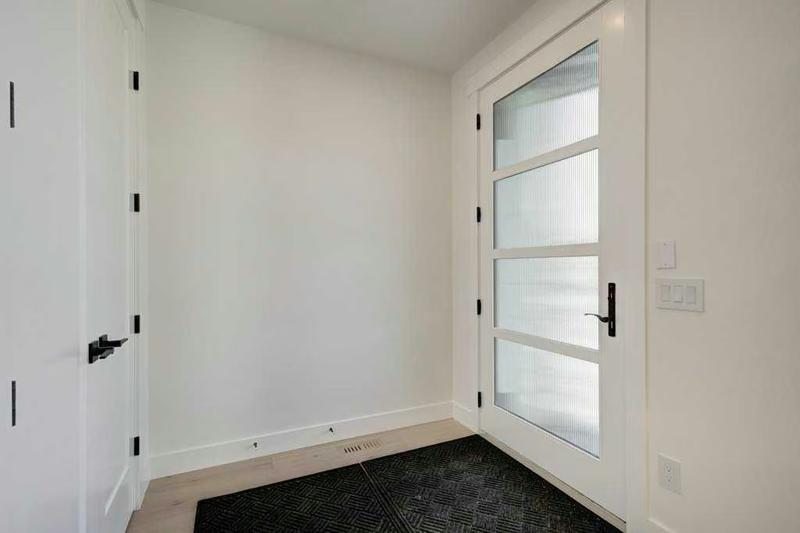 2606 & 2608 18 St SW photo 5