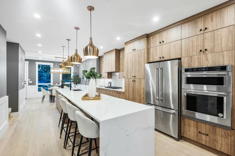 1911 27 Ave SW photo 3