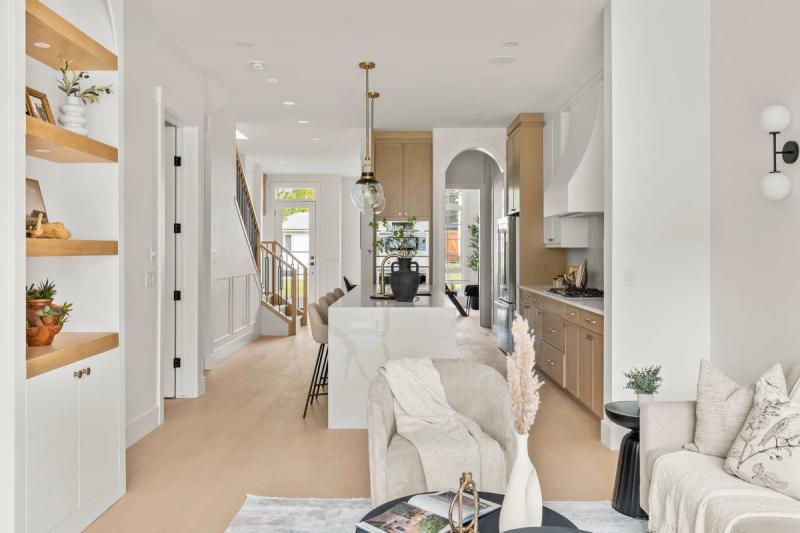 1621 & 1623 21 Ave NW photo 5