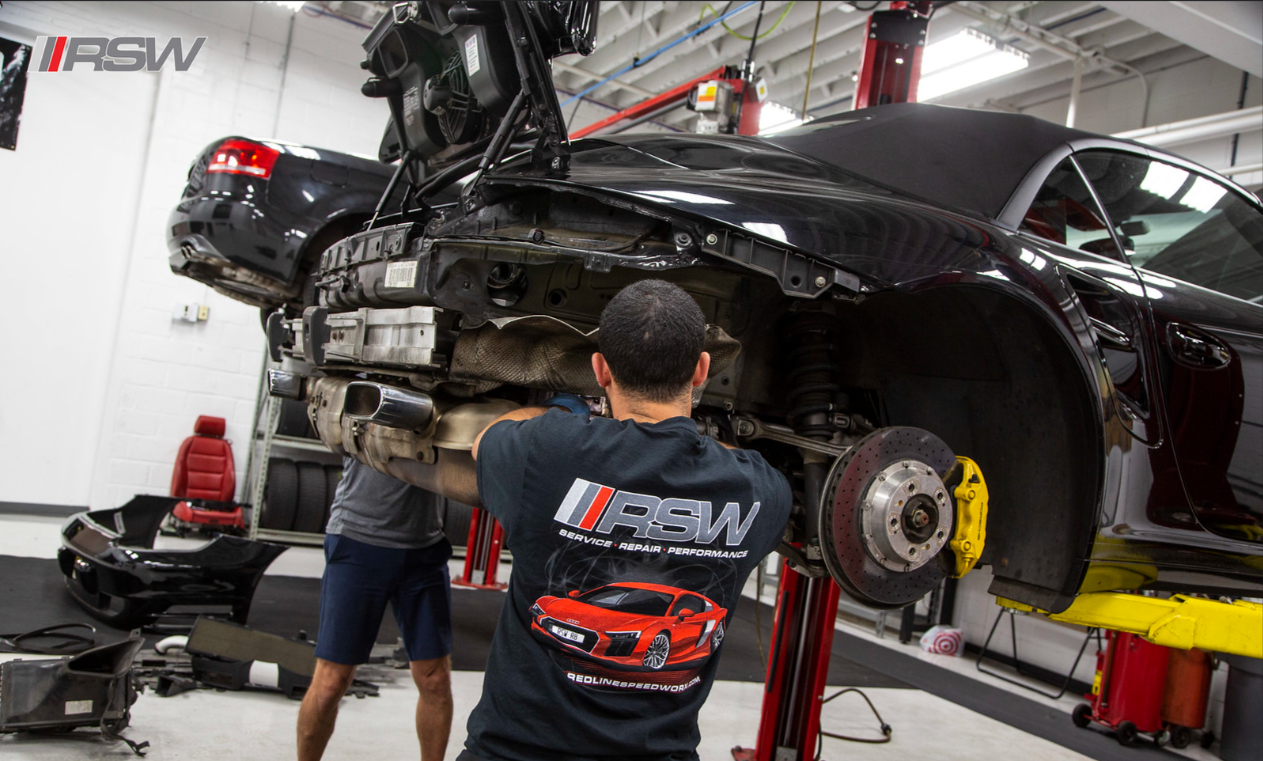 ASE-certified mechanic performing auto repair service at RSW Auto Repair in Kinnelon, New Jersey