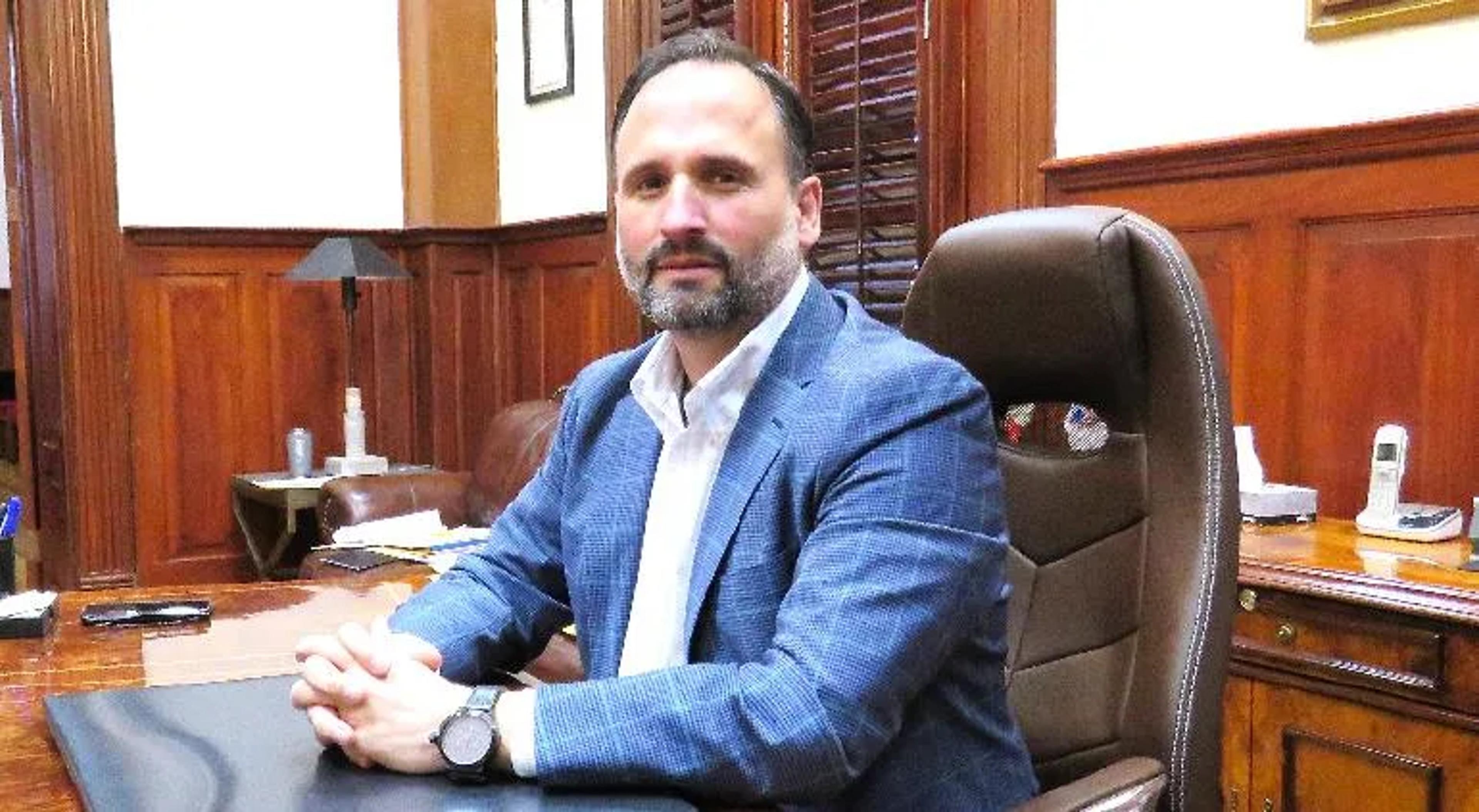 Santiago de la Peña Encabeza la Contienda por Chihuahua en la Encuesta de SRC rumbo a 2027