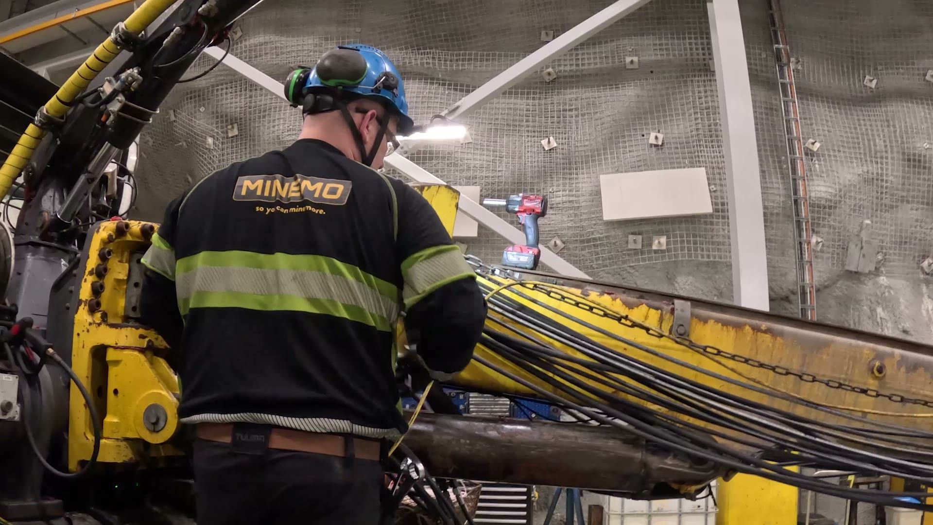 Minemo Oy industrial maintenance — hero video