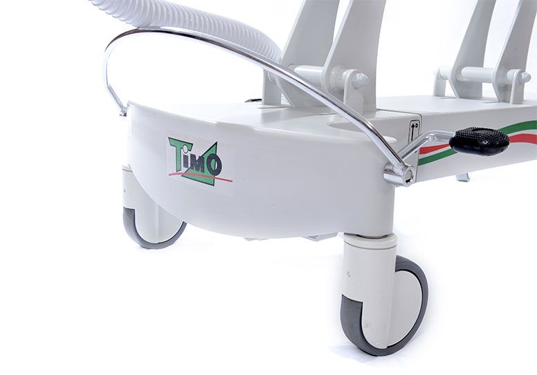 Foot pump height adjustment