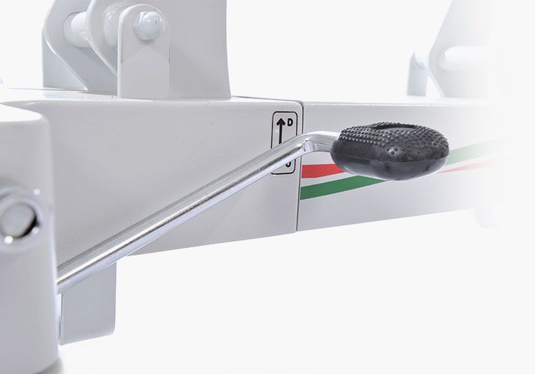 Foot pump height adjustment