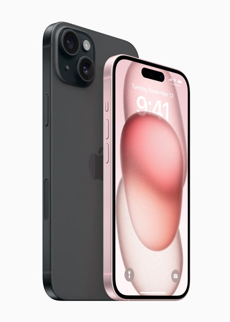 iPhone 15 in both available sizes