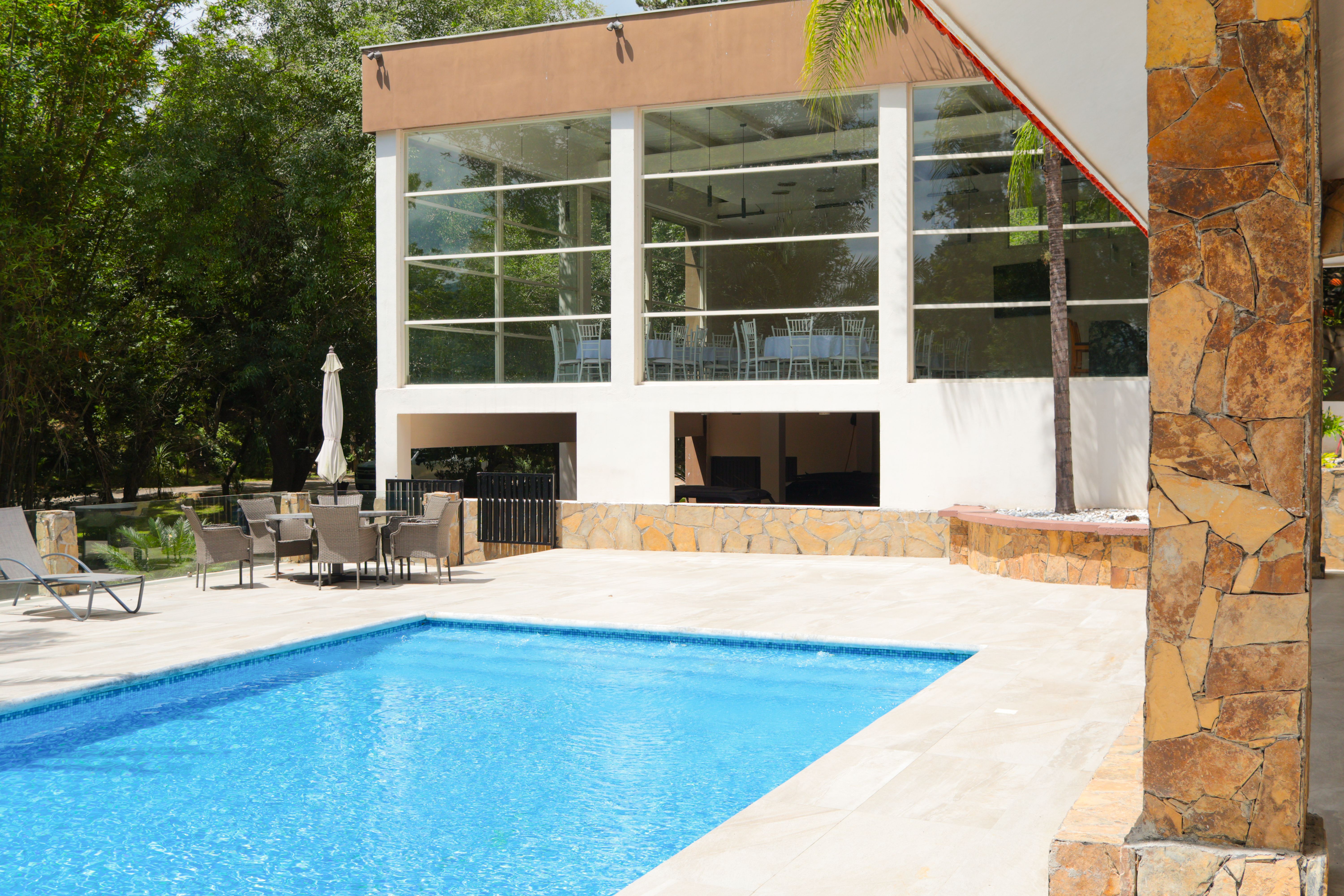 Los Encinos Country Estate