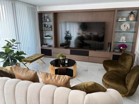 Alta Vista Tower Apartment