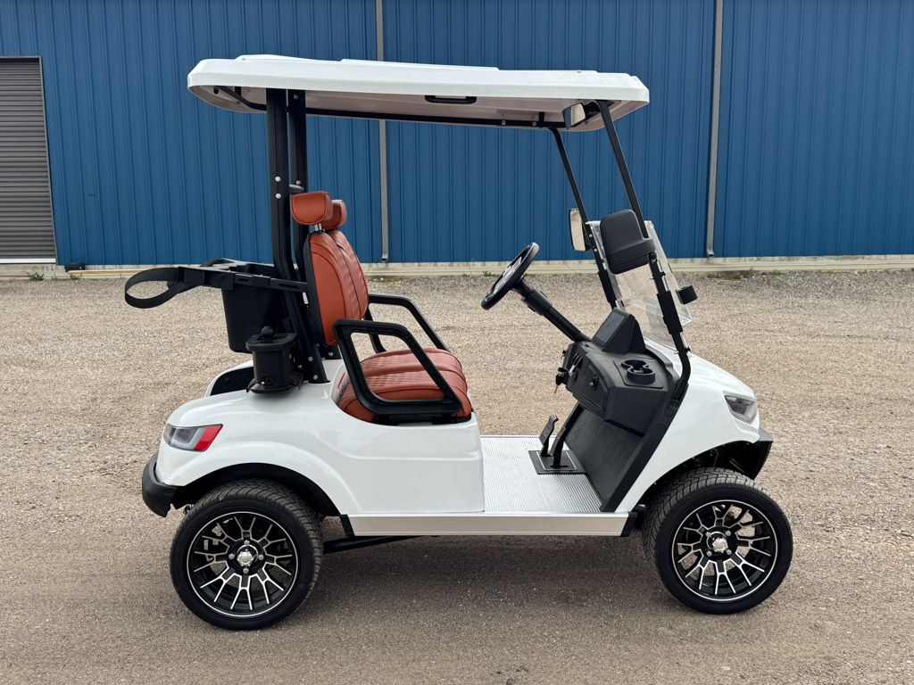 Lifted 2 Seaters White/Saddle Brown