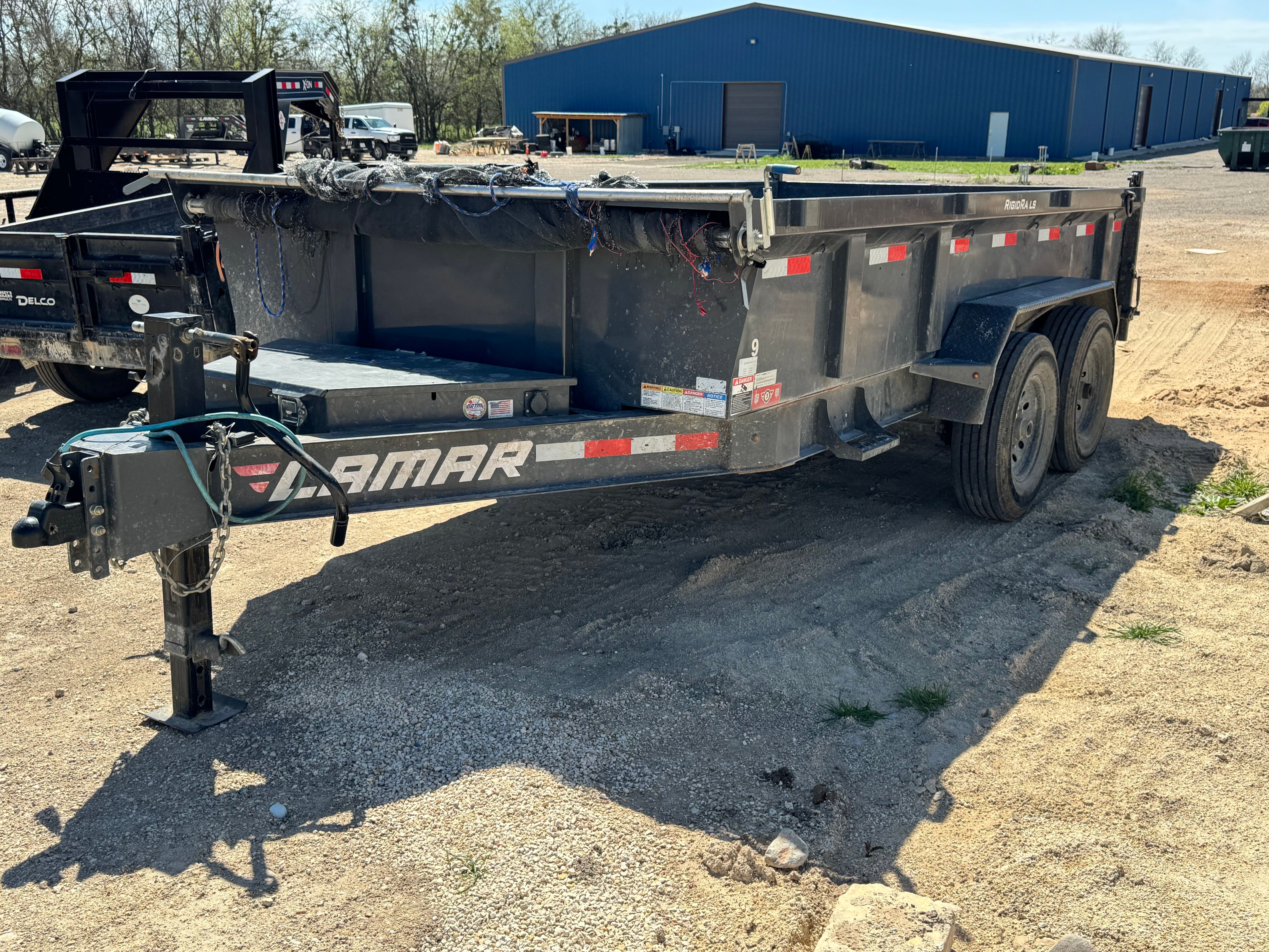 DL831427 - 14000 lb at 7’ by 14’, 2’ walls. Swing gates