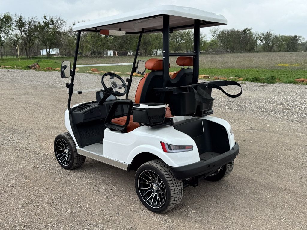 Lifted 2 Seaters White/Saddle Brown