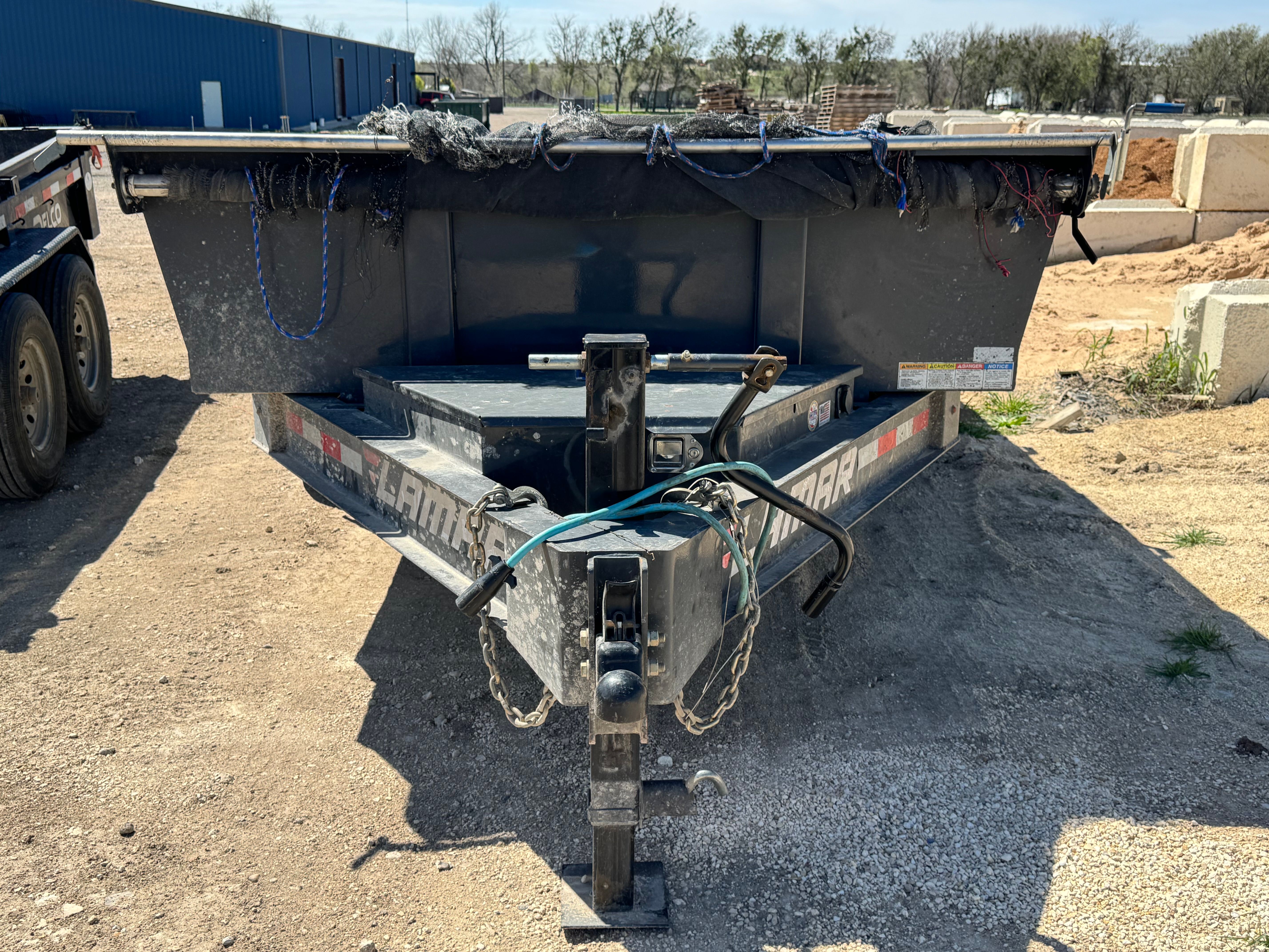 DL831427 - 14000 lb at 7’ by 14’, 2’ walls. Swing gates