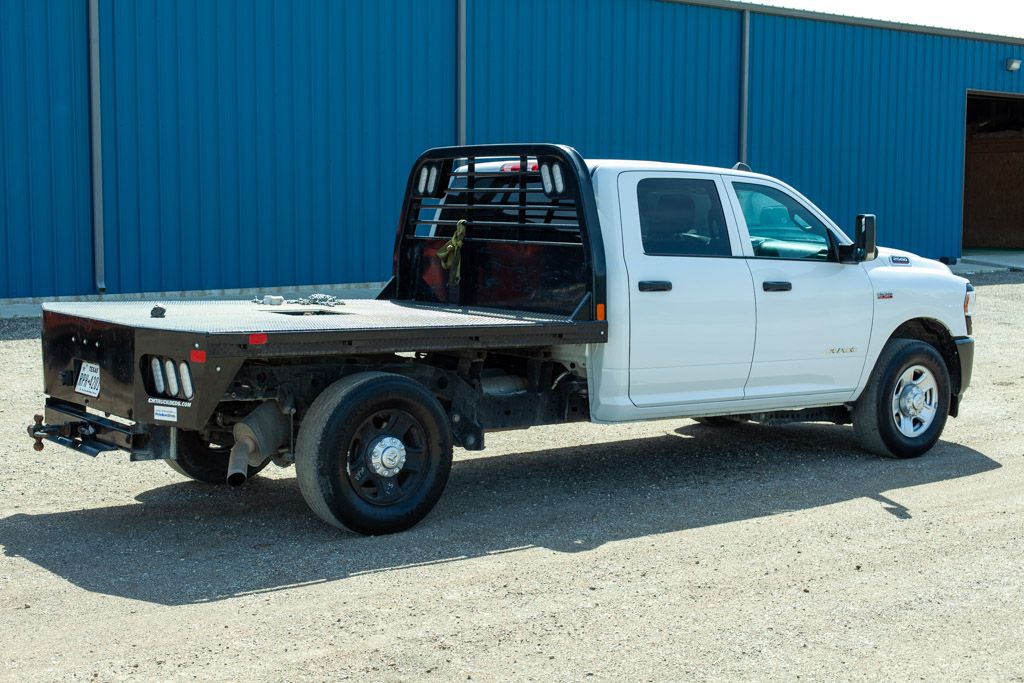 Crew Cab Flat Bed | Tradesman 4x2 | 6.4L Hemi Gasoline | Backup Camera | Trailer Brake Controller | Exterior 115V Outlet.