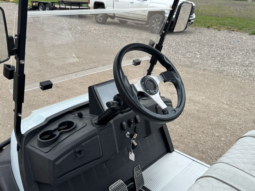 Lifted 4 Seater Icy Blue / White