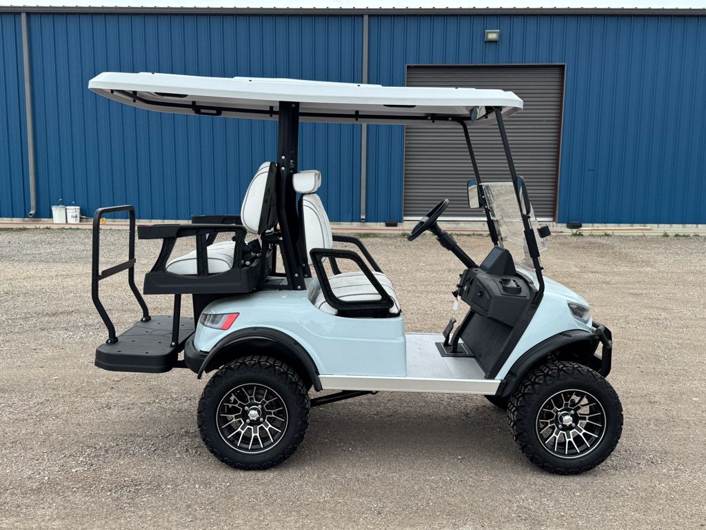 Lifted 4 Seater Icy Blue / White