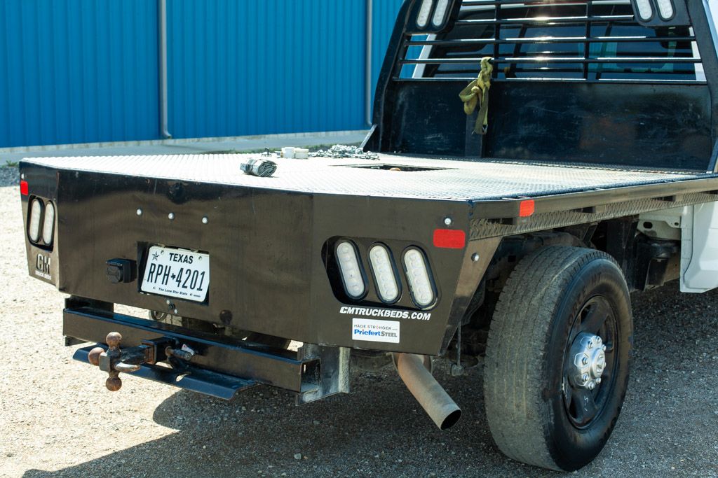 Crew Cab Flat Bed | Tradesman 4x2 | 6.4L Hemi Gasoline | Backup Camera | Trailer Brake Controller | Exterior 115V Outlet.