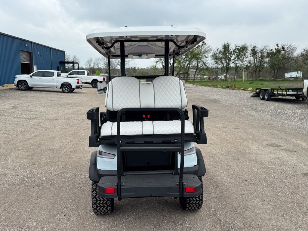 Lifted 4 Seater Icy Blue / White