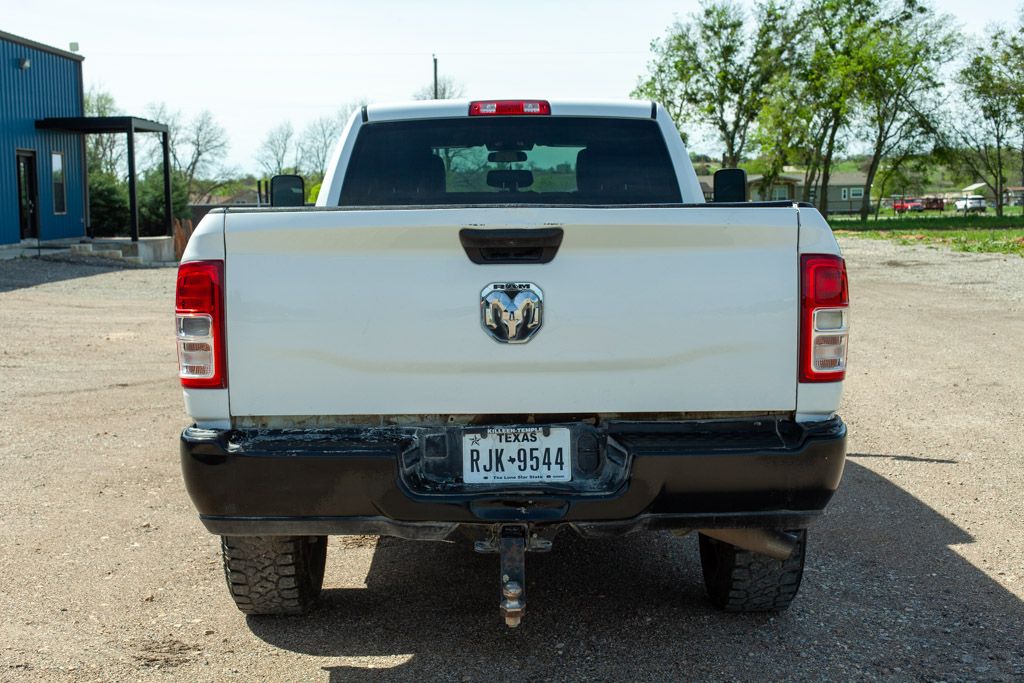 Crew Cab | Tradesman 4x2 | 6.4L Hemi Gasoline | Backup Camera | Anti-Spin Differential | Trailer Brake Controller | Exterior 115V Outlet.