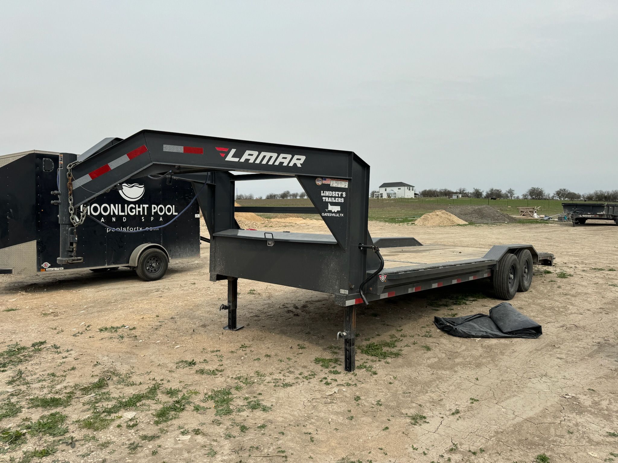 H8022427 | 102” x 24’, 14000 lbs gross weight, Gooseneck, Dove tail