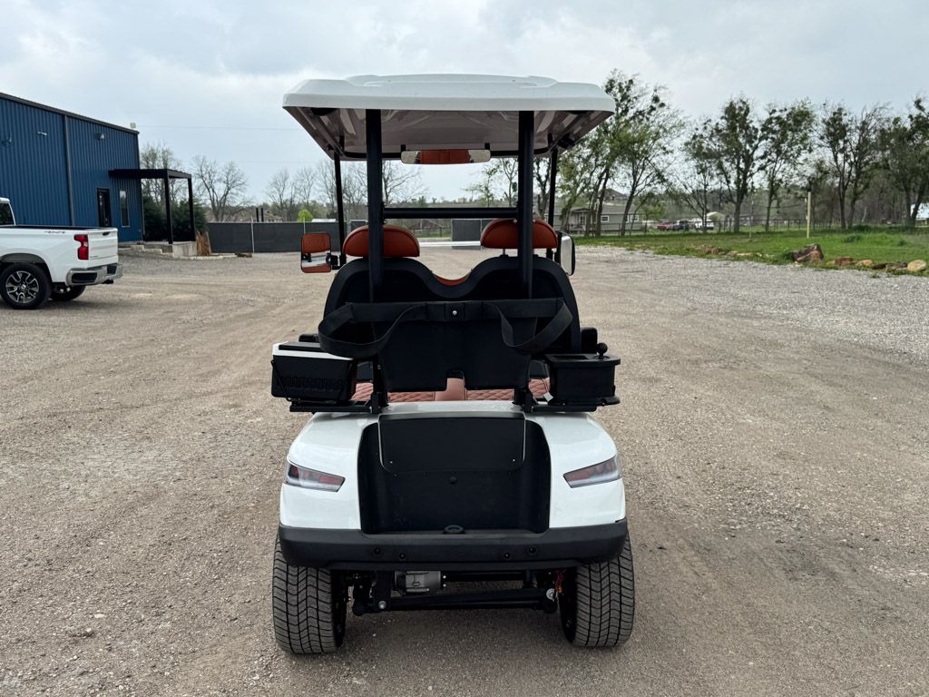 Lifted 2 Seaters White/Saddle Brown