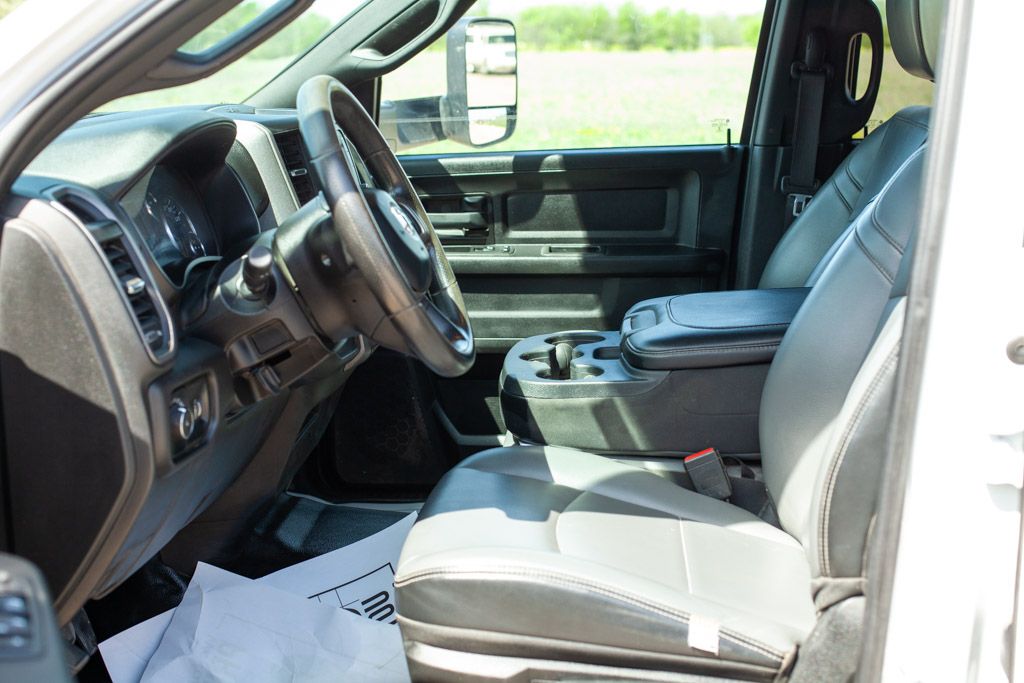Crew Cab Flat Bed | Tradesman 4x2 | 6.4L Hemi Gasoline | Backup Camera | Trailer Brake Controller | Exterior 115V Outlet.