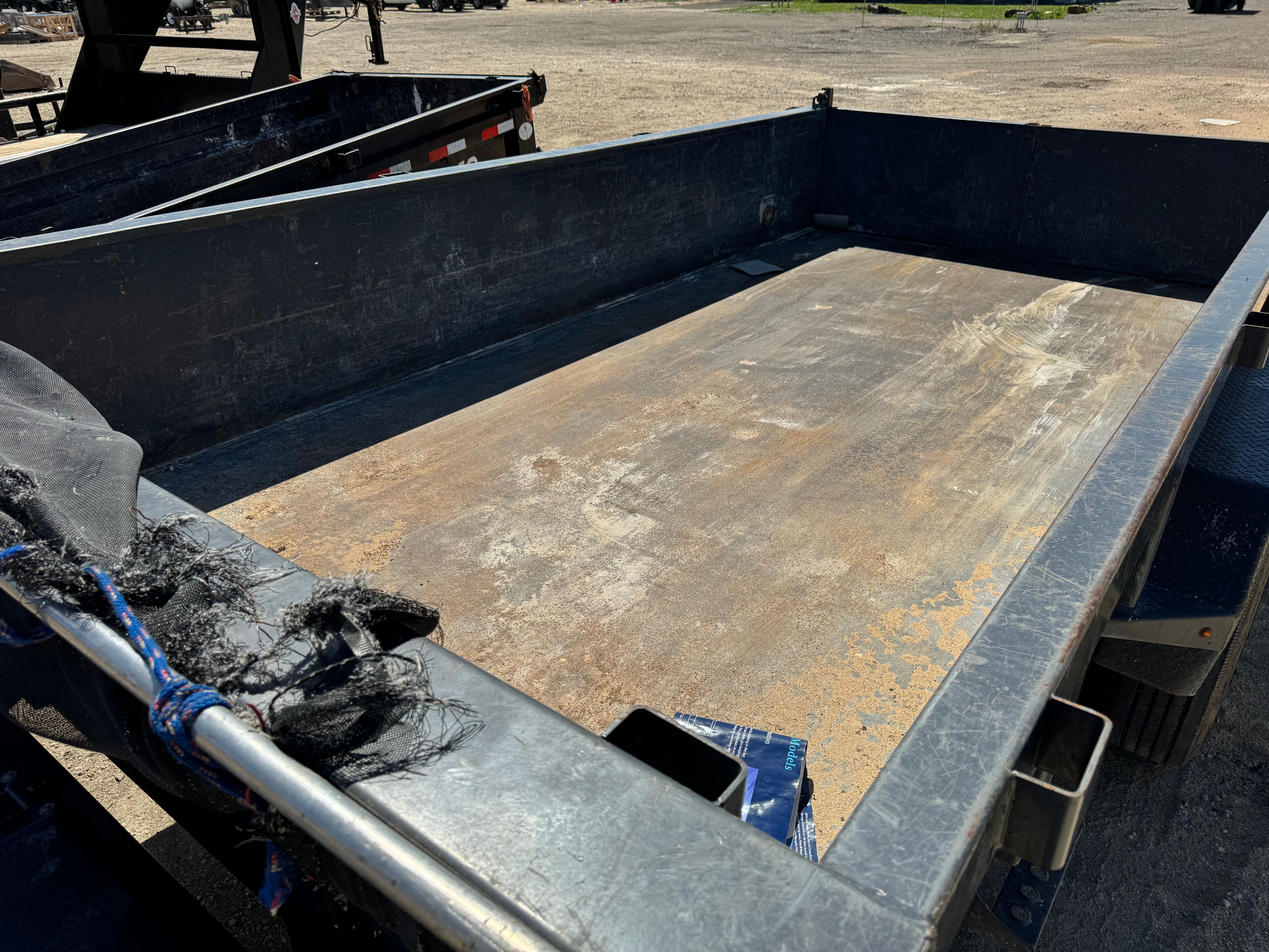 DL831427 - 14000 lb at 7’ by 14’, 2’ walls. Swing gates